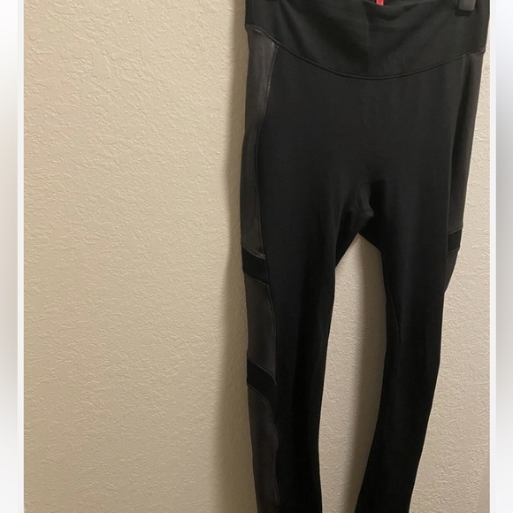 SPANX FAUX LEATHER MOTO PONTE LEGGINGS SIZE LARGE - Picture 5 of 10